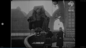 Extrait du film du saut de Franz Reichelt du haut de la Tour Eiffel