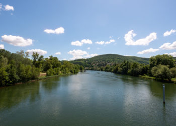 Vue sur la rivière depuis Rochetaillée-sur-Saône
