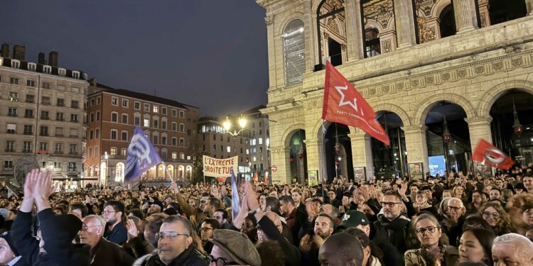 L’hommage des Lyonnais aux victimes de Trappes